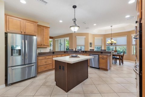 House in The Villages, Florida 3 bedrooms, 193.61 sq.m. № 2220741 - photo 15