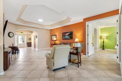 House in The Villages, Florida 3 bedrooms, 193.61 sq.m. № 2220741 - photo 11