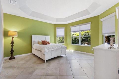 House in The Villages, Florida 3 bedrooms, 193.61 sq.m. № 2220741 - photo 21