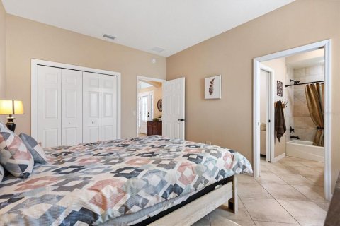 House in The Villages, Florida 3 bedrooms, 193.61 sq.m. № 2220741 - photo 27