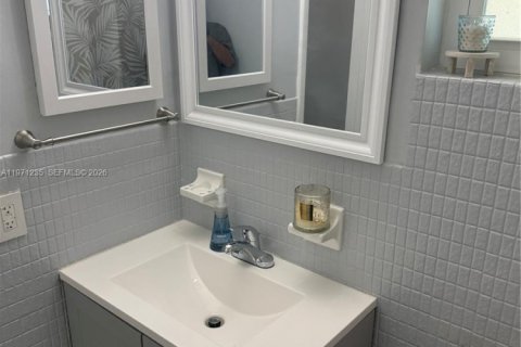 Casa en venta en Coconut Creek, Florida, 3 dormitorios, 162.11 m2 № 2033624 - foto 30