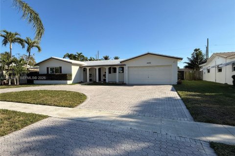 Casa en venta en Coconut Creek, Florida, 3 dormitorios, 162.11 m2 № 2033624 - foto 2