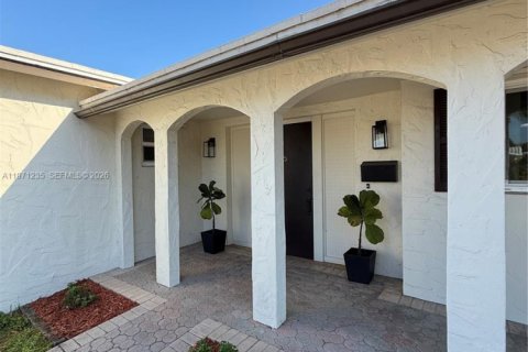 Casa en venta en Coconut Creek, Florida, 3 dormitorios, 162.11 m2 № 2033624 - foto 6
