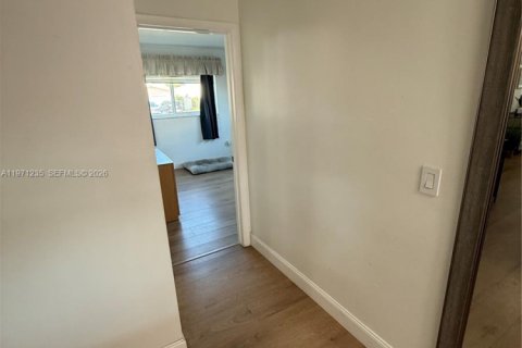 Casa en venta en Coconut Creek, Florida, 3 dormitorios, 162.11 m2 № 2033624 - foto 11