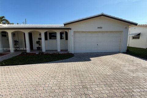 Casa en venta en Coconut Creek, Florida, 3 dormitorios, 162.11 m2 № 2033624 - foto 5