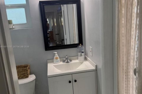 Casa en venta en Coconut Creek, Florida, 3 dormitorios, 162.11 m2 № 2033624 - foto 27