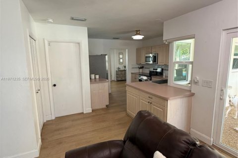 Casa en venta en Coconut Creek, Florida, 3 dormitorios, 162.11 m2 № 2033624 - foto 21