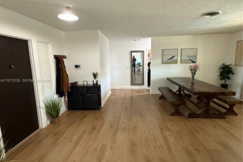 Casa en venta en Coconut Creek, Florida, 3 dormitorios, 162.11 m2 № 2033624 - foto 10