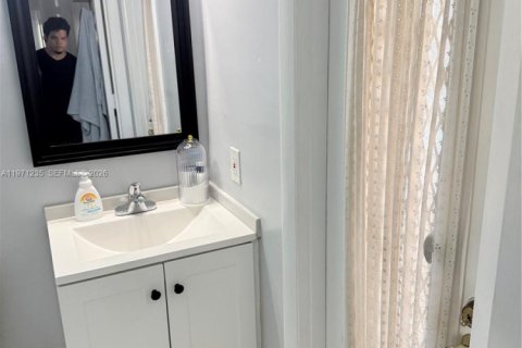 Casa en venta en Coconut Creek, Florida, 3 dormitorios, 162.11 m2 № 2033624 - foto 28