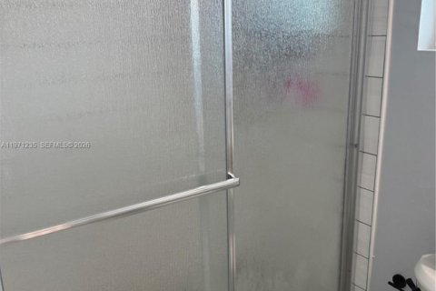 Casa en venta en Coconut Creek, Florida, 3 dormitorios, 162.11 m2 № 2033624 - foto 29