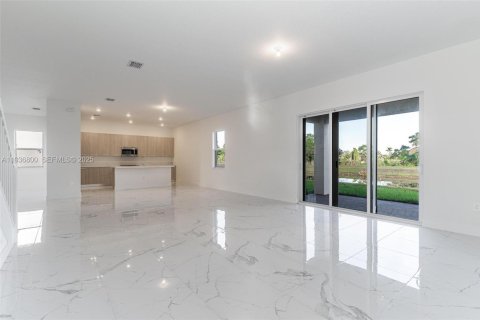 Casa en venta en Davie, Florida, 5 dormitorios, 343.55 m2 № 1994772 - foto 3