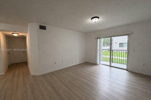 Condominio en alquiler en Homestead, Florida, 2 dormitorios, 83.61 m2 № 2076457 - foto 5