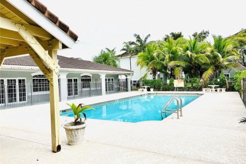 Condominio en alquiler en Homestead, Florida, 2 dormitorios, 83.61 m2 № 2076457 - foto 16