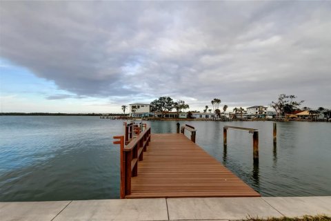 Terreno en venta en Redington Beach, Florida № 1561251 - foto 1