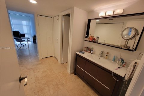 Condominio en venta en Aventura, Florida, 2 dormitorios, 121.98 m2 № 1952212 - foto 13