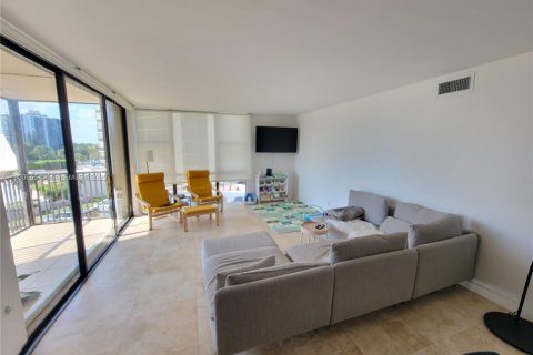 Condominio en venta en Aventura, Florida, 2 dormitorios, 121.98 m2 № 1952212 - foto 1