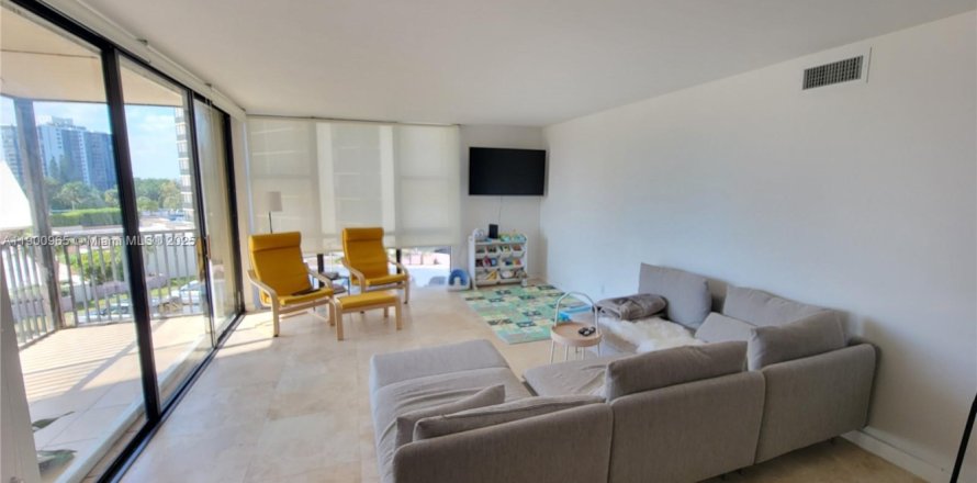 Condominio en Aventura, Florida, 2 dormitorios  № 1952212