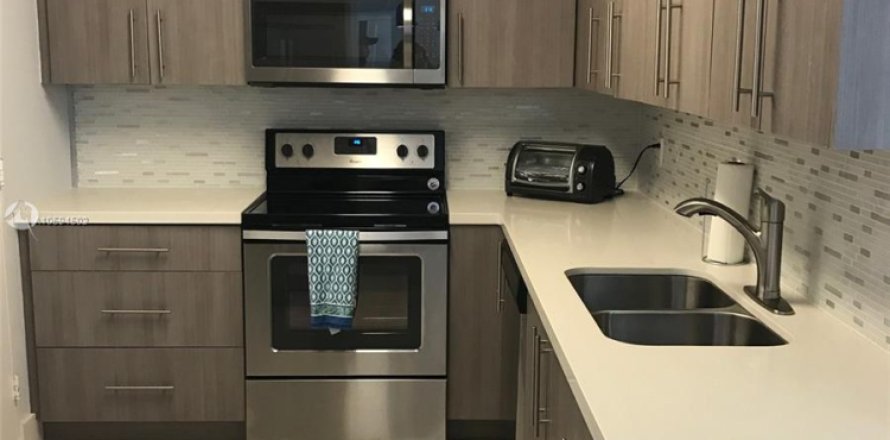 Condo in Hollywood, Florida, 2 bedrooms № 1984866