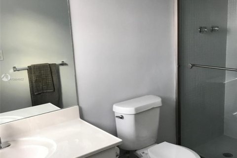 Condo in Hollywood, Florida, 2 bedrooms № 1984866 - photo 9