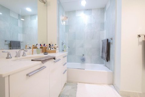 Снять в аренду кондоминиум в Майами, Флорида 1 спальня, 56.95м2, № 2003419 - фото 9