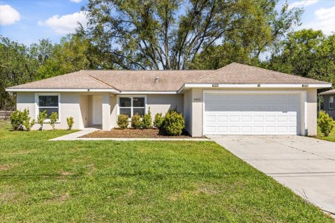 House in Summerfield, Florida 3 bedrooms, 131.55 sq.m. № 2096973