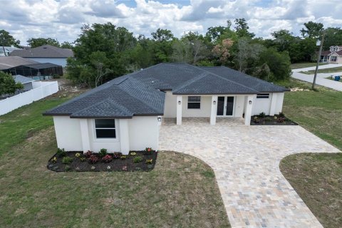 House in Spring Hill, Florida 4 bedrooms, 201.6 sq.m. № 2223583