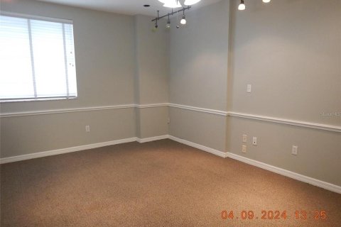 Propiedad comercial en alquiler en Gainesville, Florida, 552.03 m2 № 1680266 - foto 7
