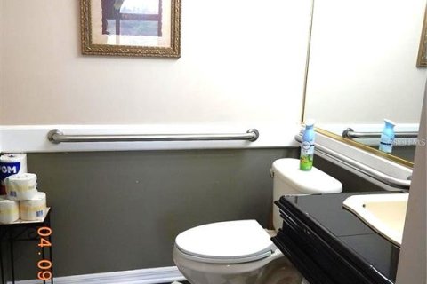 Propiedad comercial en alquiler en Gainesville, Florida, 552.03 m2 № 1680266 - foto 11