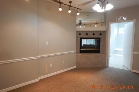 Propiedad comercial en alquiler en Gainesville, Florida, 552.03 m2 № 1680266 - foto 12