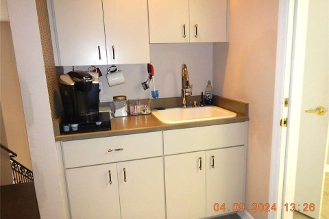 Propiedad comercial en alquiler en Gainesville, Florida, 552.03 m2 № 1680266 - foto 9