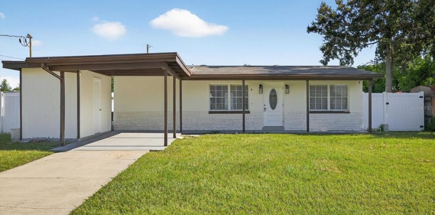 House in Tampa, Florida 3 bedrooms, 88.26 sq.m. № 1883878