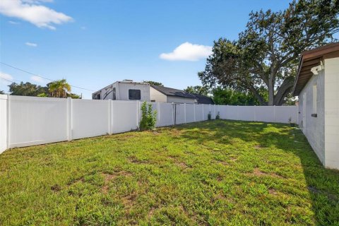 House in Tampa, Florida 3 bedrooms, 88.26 sq.m. № 1883878 - photo 27