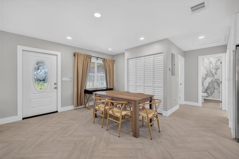 House in Tampa, Florida 3 bedrooms, 88.26 sq.m. № 1883878 - photo 5