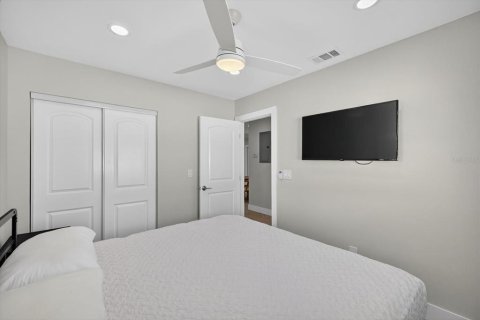 House in Tampa, Florida 3 bedrooms, 88.26 sq.m. № 1883878 - photo 20