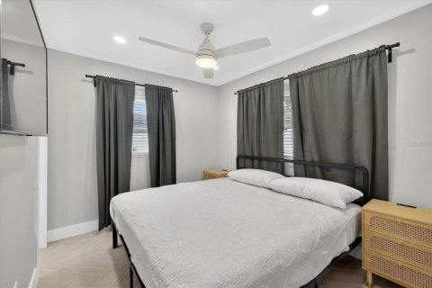 House in Tampa, Florida 3 bedrooms, 88.26 sq.m. № 1883878 - photo 6