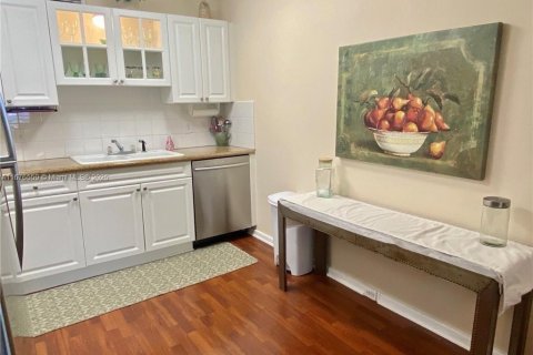 Condo in Coconut Creek, Florida, 2 bedrooms  № 2041393 - photo 9