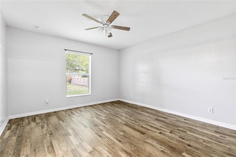 House in Cape Coral, Florida 3 bedrooms, 130.81 sq.m. № 1798017 - photo 15