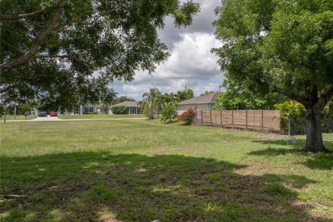 House in Cape Coral, Florida 3 bedrooms, 130.81 sq.m. № 1798017 - photo 24