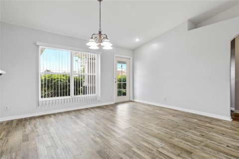 House in Cape Coral, Florida 3 bedrooms, 130.81 sq.m. № 1798017 - photo 7