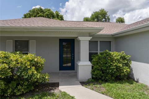 House in Cape Coral, Florida 3 bedrooms, 130.81 sq.m. № 1798017 - photo 2