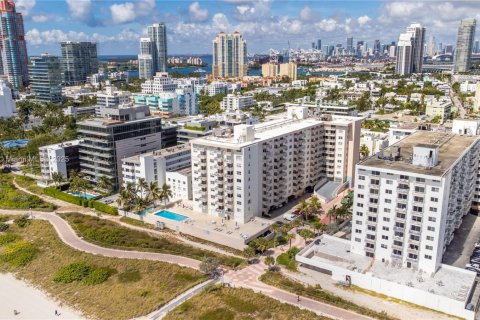 Condominio en venta en Miami Beach, Florida, 1 dormitorio, 61.5 m2 № 1595649 - foto 8