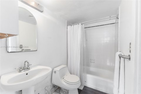 Condominio en venta en Miami Beach, Florida, 1 dormitorio, 61.5 m2 № 1595649 - foto 6