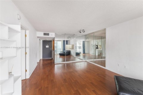 Condominio en venta en Miami Beach, Florida, 1 dormitorio, 61.5 m2 № 1595649 - foto 15