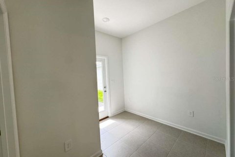 Villa ou maison à louer à Clermont, Floride: 4 chambres, 187.94 m2 № 2109470 - photo 9