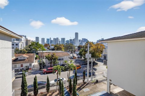 Condominio en venta en Miami, Florida, 2 dormitorios, 65.03 m2 № 2029904 - foto 19