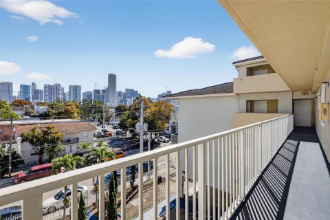 Condominio en venta en Miami, Florida, 2 dormitorios, 65.03 m2 № 2029904 - foto 20