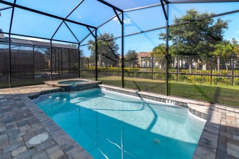 Casa en venta en Kissimmee, Florida, 6 dormitorios, 277.5 m2 № 1813247 - foto 23