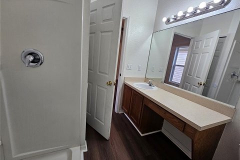 Villa ou maison à louer à Groveland, Floride: 2 chambres, 119.75 m2 № 2124303 - photo 5