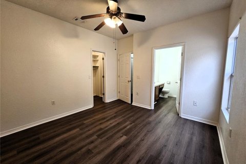 Villa ou maison à louer à Groveland, Floride: 2 chambres, 119.75 m2 № 2124303 - photo 3