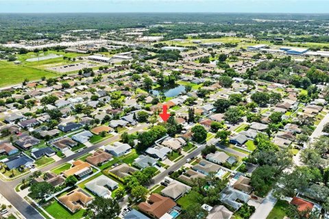 Casa en alquiler en Port Richey, Florida, 3 dormitorios, 167.78 m2 № 1910191 - foto 11